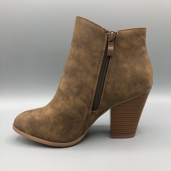 Journe collection brown ankle boot - Picture 3 of 8